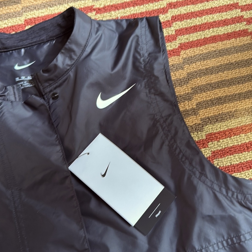 NEW🖤⛳️Nike Tour Repel Women's Golf Vest $100 - Picture 13 of 13